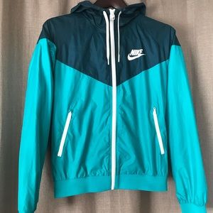 Women’s NIKE Windbreaker